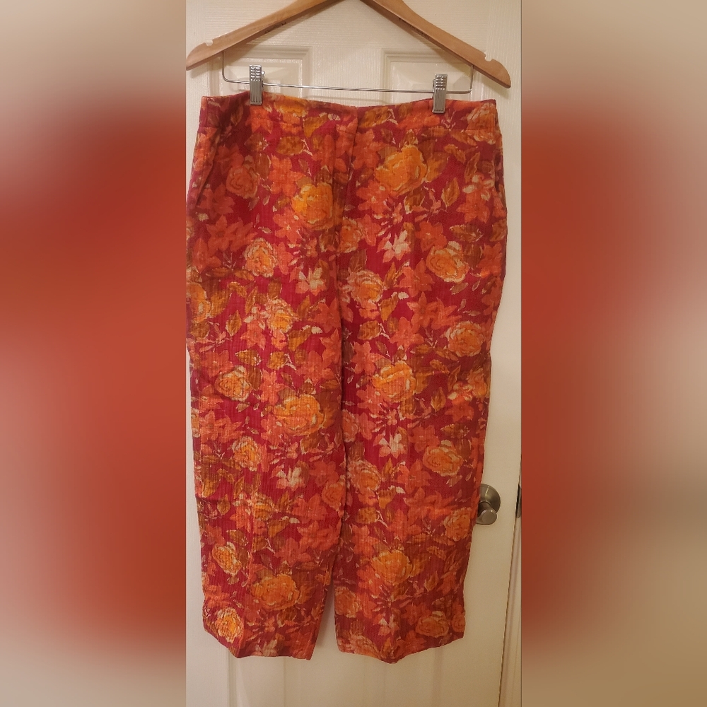 Kate Hill Floral lightweight pants               Size PL